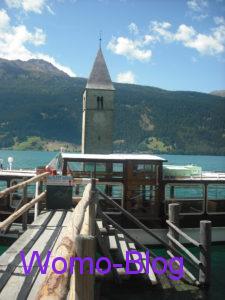 Kirchturm Reschensee, Bootsanlegestelle