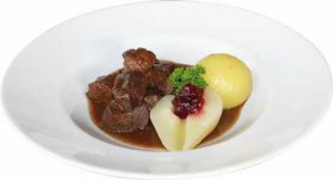 Hirschgulasch Serviervotschlag